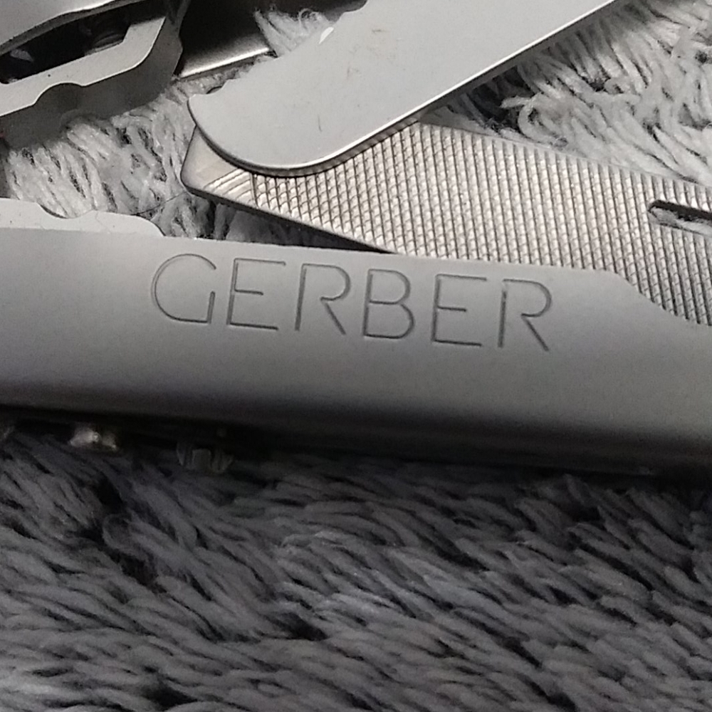 Stainless steel Gerber tool usa with pouch - Picture 2 of 3